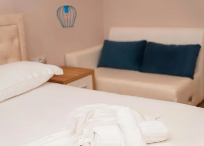 Ionian Otel *
